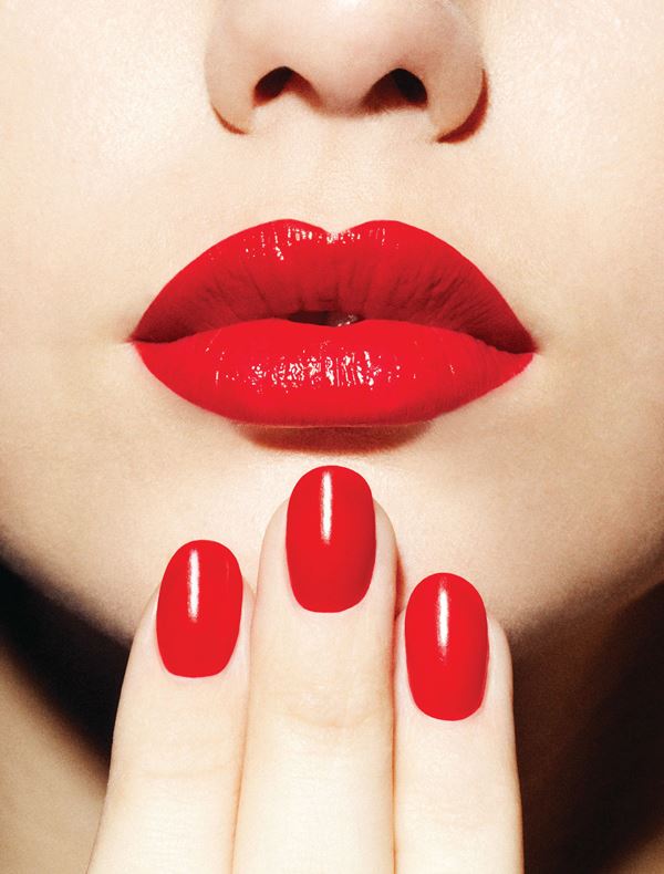 red nails
